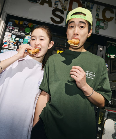 LANDER SANDWICHES × FREAK'S STORE / 背面印花 短袖T恤