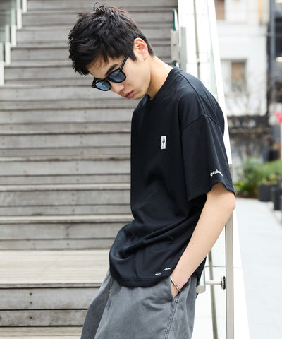COLUMBIA x FREAK’S STORE / 等高線圖樣後印花短袖T恤
