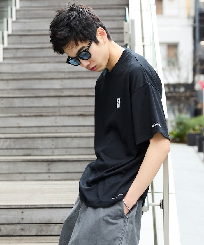 COLUMBIA x FREAK’S STORE / 等高線圖樣後印花短袖T恤
