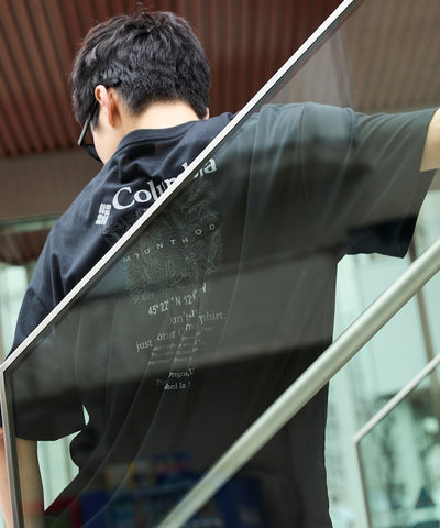 COLUMBIA x FREAK’S STORE / 等高線圖樣後印花短袖T恤