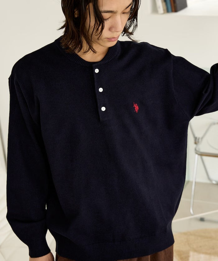 U.S. POLO ASSN. × PUBLUX / 單點刺繡亨利領針織衫（日本聯名限定）