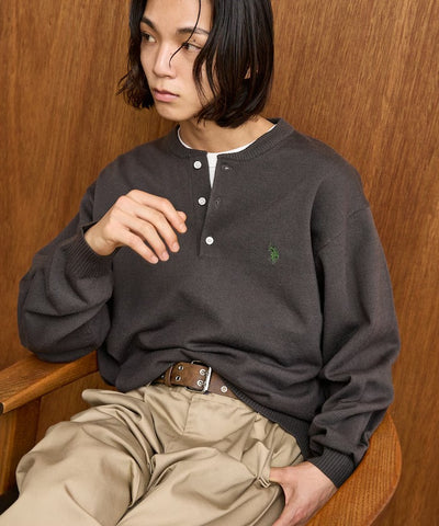 U.S. POLO ASSN. × PUBLUX / 單點刺繡亨利領針織衫（日本聯名限定）