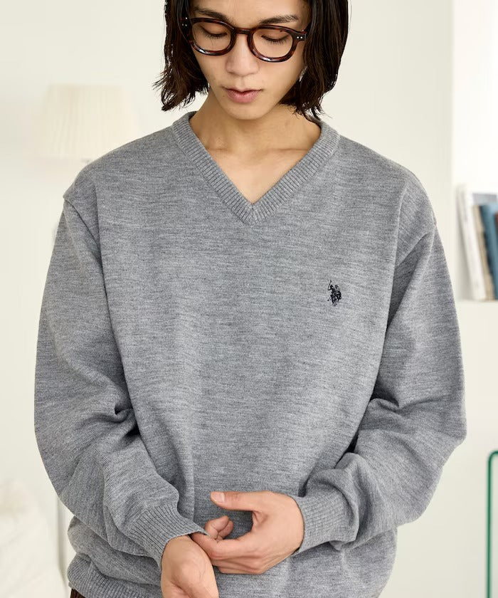 U.S. POLO ASSN. × PUBLUX / 刺繡V領針織衫（日本聯名限定）