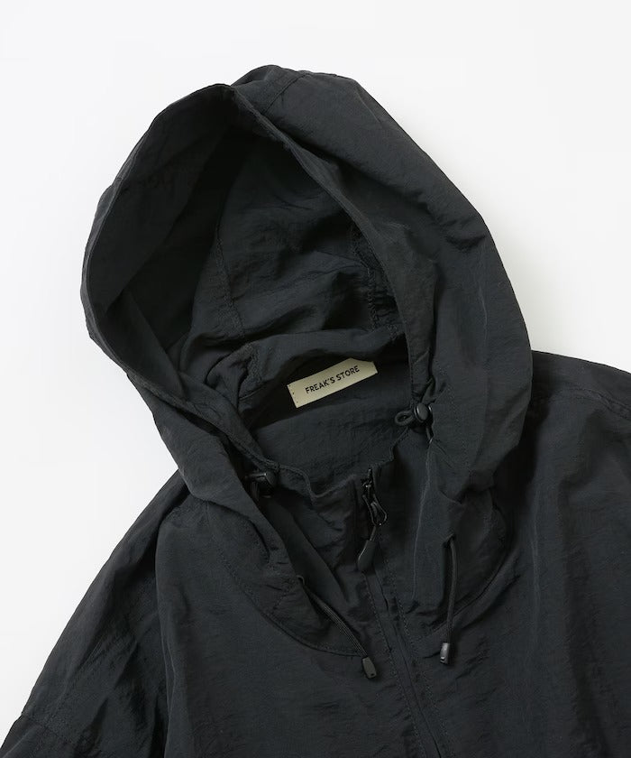 FREAK'S STORE / 撥水尼龍連帽風衣外套（抽繩下擺）