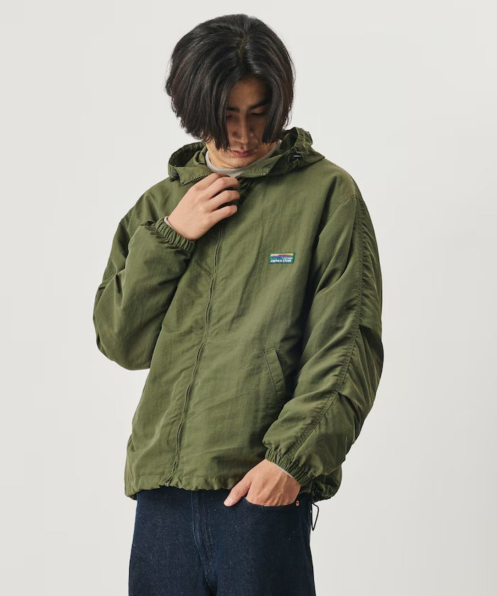 FREAK'S STORE / 撥水尼龍連帽風衣外套（抽繩下擺）