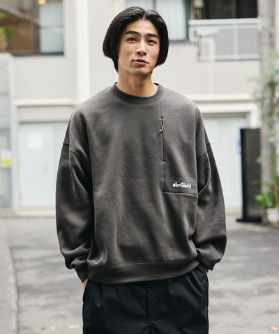 WILD THINGS × FREAK'S STORE / 小標 拉鍊口袋 圓領衫（日本聯名限定）