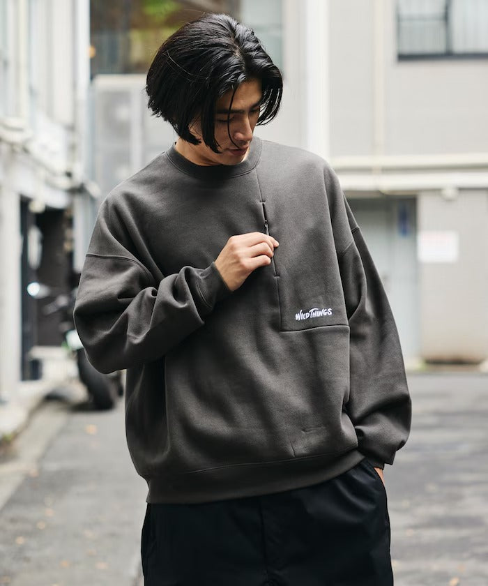 WILD THINGS × FREAK'S STORE / 小標 拉鍊口袋 圓領衫（日本聯名限定）