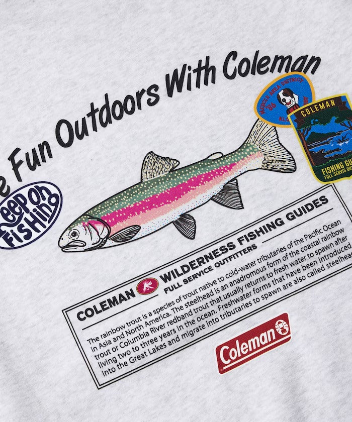 Coleman × FREAK'S STORE / 鱒魚釣具背印 圓領衫（日本聯名限定）