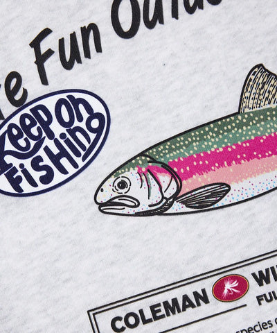 Coleman × FREAK'S STORE / 鱒魚釣具背印 圓領衫（日本聯名限定）
